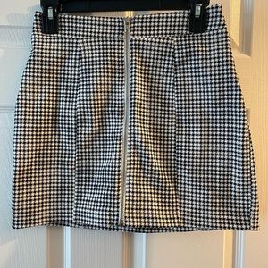 Forever 21 Houndstooth Zip Up Skirt